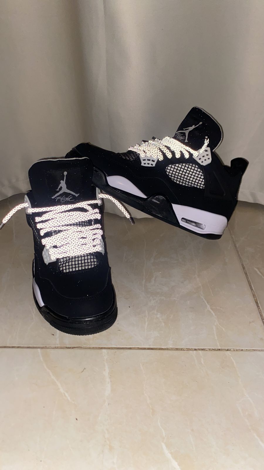 REFLECTIVE LACES